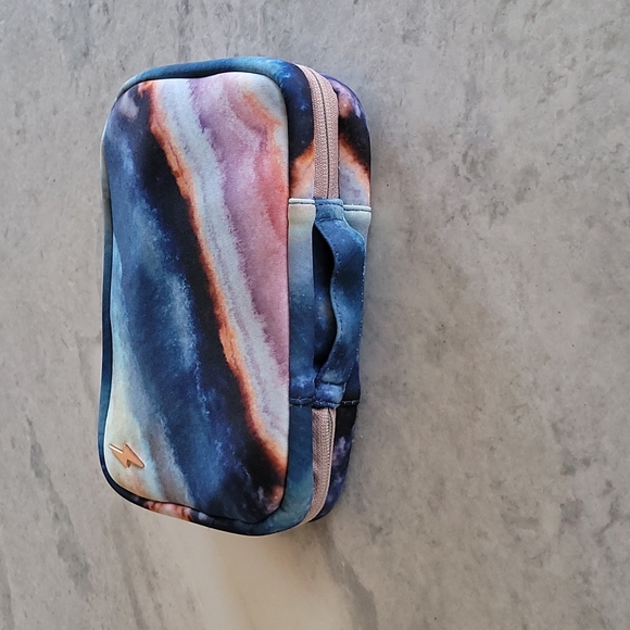 MY Tagalongs Network Case NWT, agate print with rose gold zippers! - Picture 2 of 7